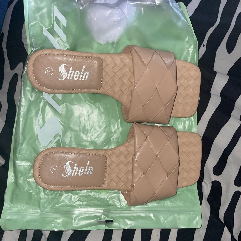 Womens slides